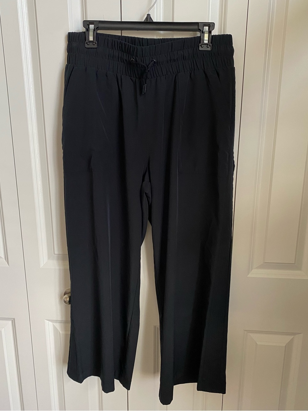 Mondetta Black Elastic-Waist Dress Pants Wide Leg Capri